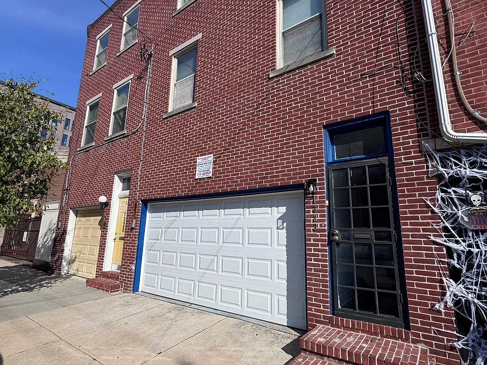 1323 Mount Vernon St
