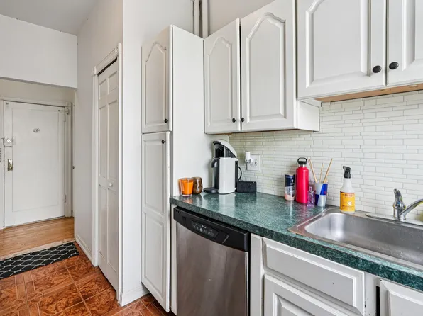 851 Blvd East image 19 of 42