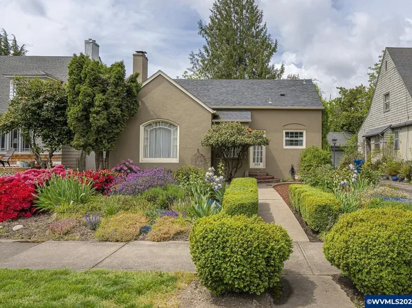 569 24th St NE, Salem, OR 97301