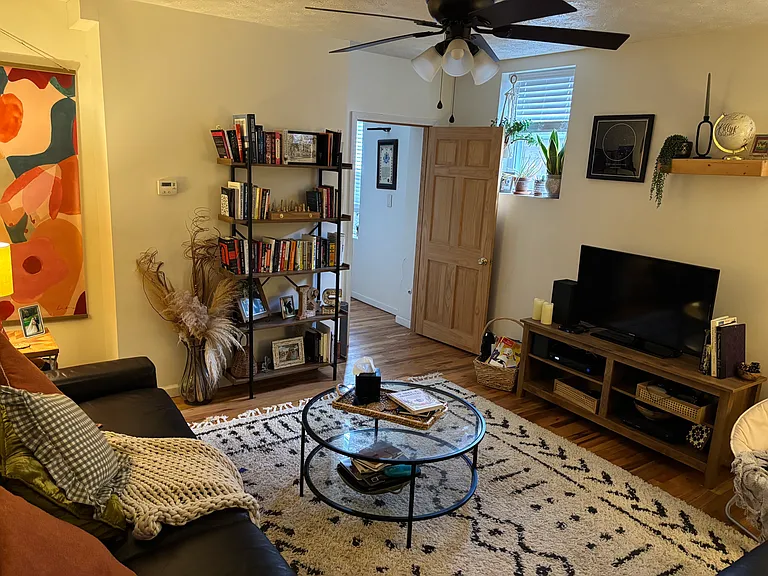 5300 Butler St #1 — Photo 4