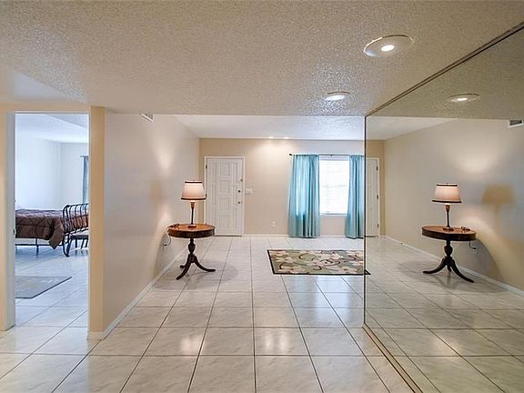 5th image of 228 Maricopa Dr