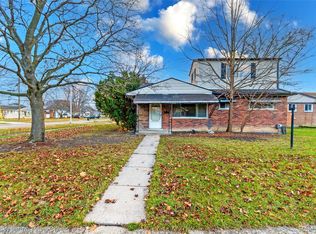 1015 Easley Dr, Westland, MI 48186