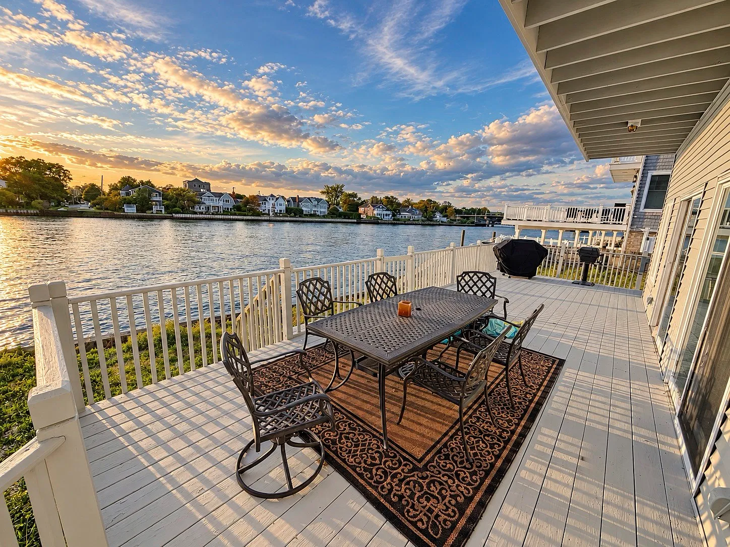 3 bed, 2300 sqft, $5,975 — Photo 4
