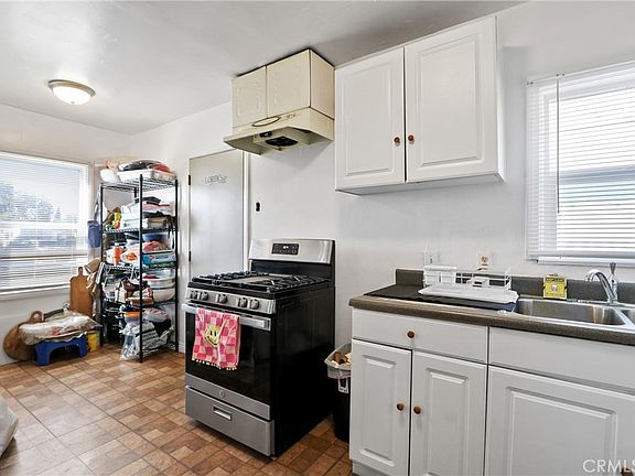 5th image of 229 E Reeve St