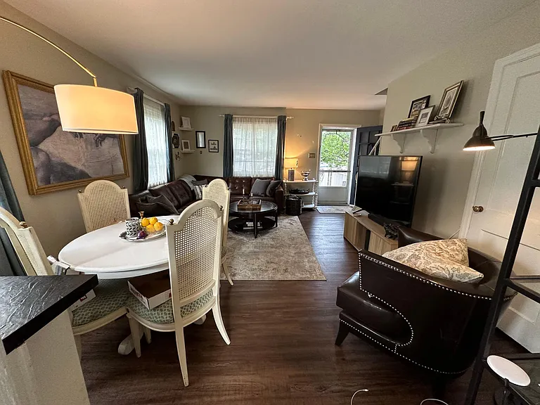 49 E Rosemont Ave — Photo 22
