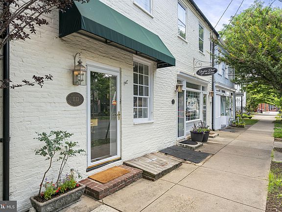 4th image of 1113 Caroline St
