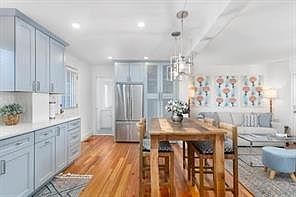 5th image of 17 Willow St #1