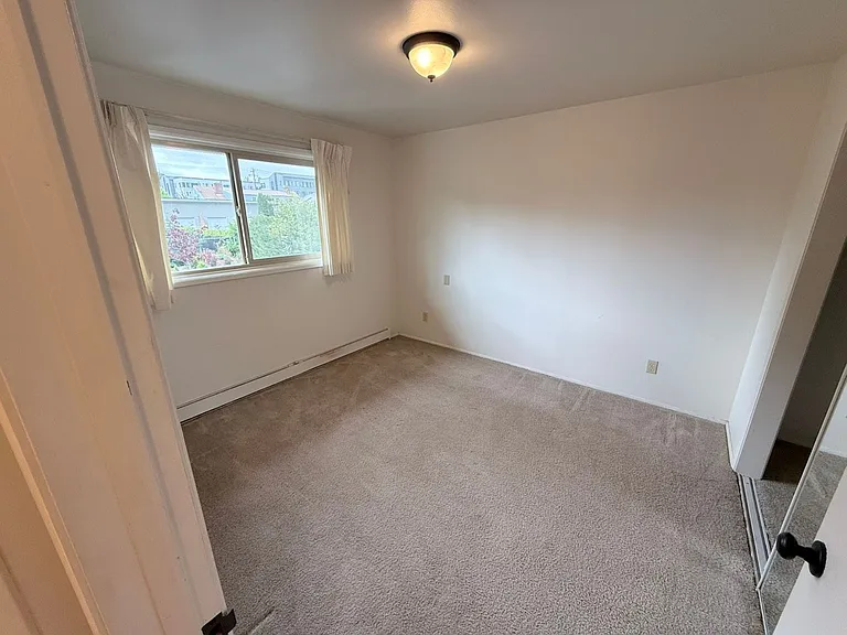 2600-2628 NW Tyler Ave — Photo 29