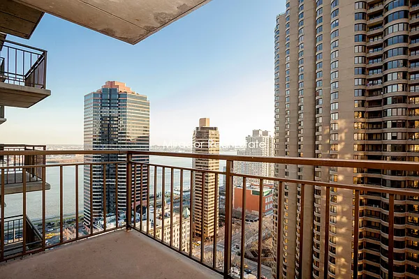 Rented by Mirador Real Estate | media 11
