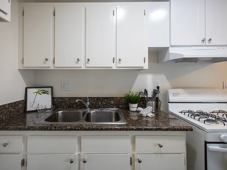 9081 Pacific Ave — Photo 11