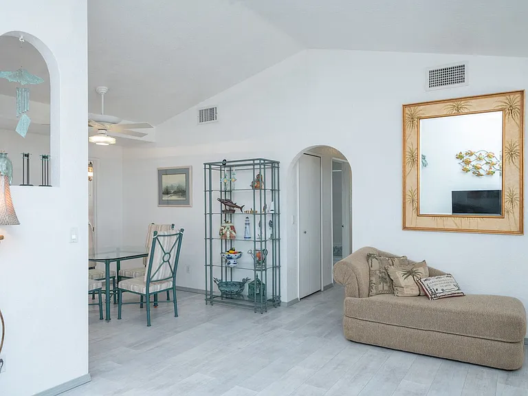 3910 Coral Reef Dr — Photo 7