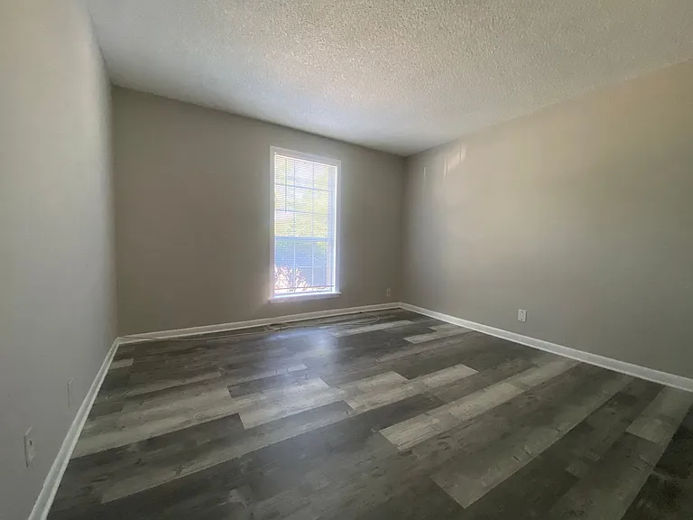 323 Forest Park Rd — Photo 11