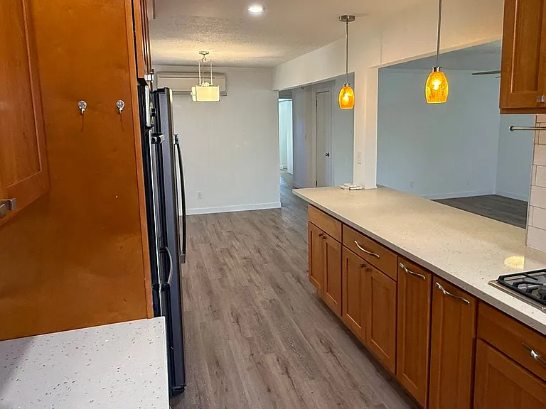 906 SE 165th Ave — Photo 11