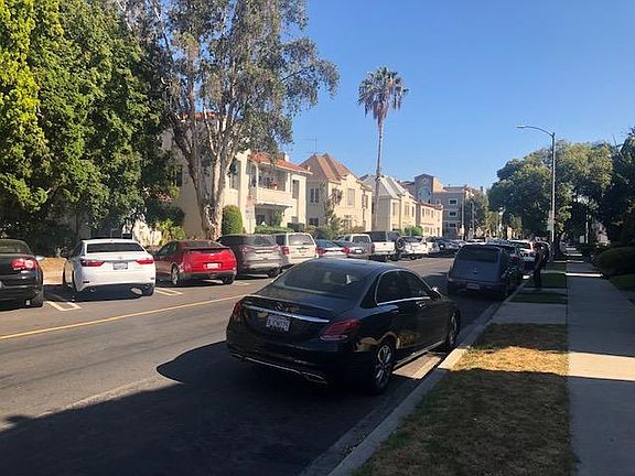 3rd image of 431 S Cloverdale Ave