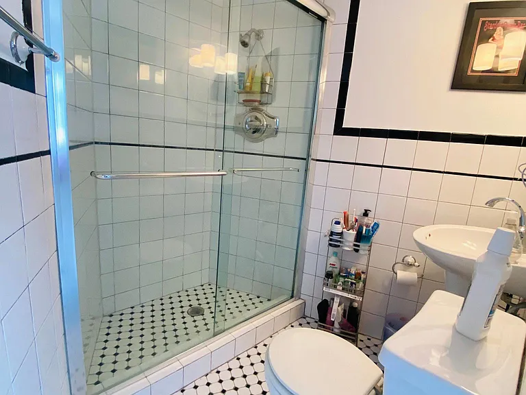 1881 Washington Ave #11 — Photo 12