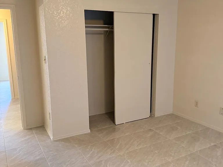 223 E Jefferson St #1-4 — Photo 10