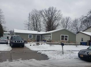1830 Southampton Dr SE, Grand Rapids, MI 49508