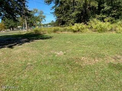 2nd St, Moss point, MS, 39563