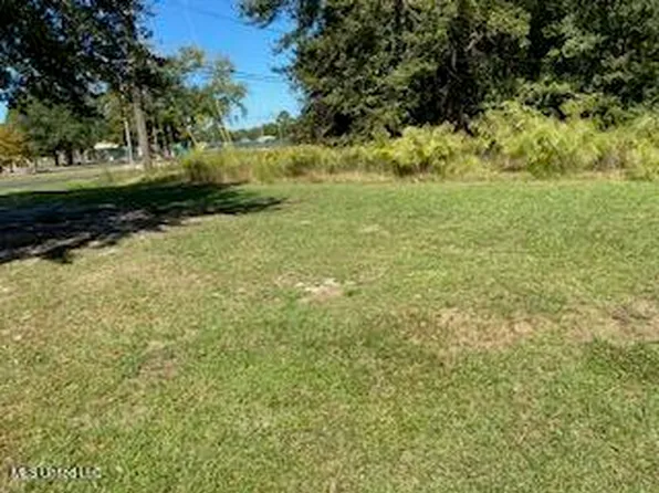 2nd St, Moss Point, MS 39563