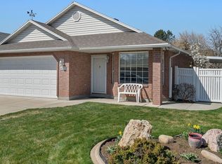 4015 S Meadow Wood Dr, Riverdale, UT 84405