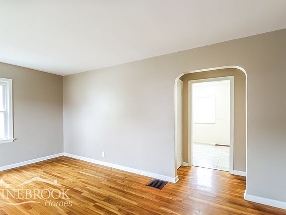 3rd image of 7033 La Boiteaux Ave