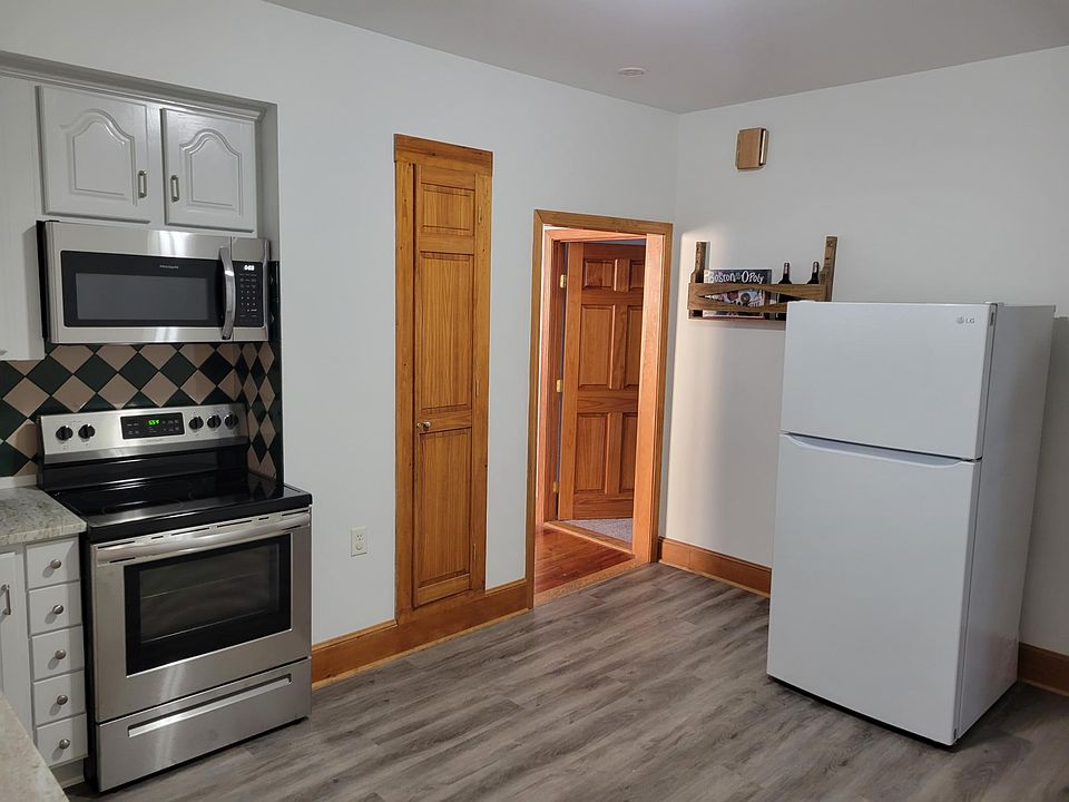 1st image of 70 Mary Ave Floor 1