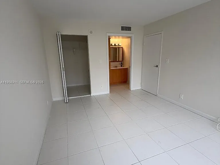 16919 N Bay Rd #507 — Photo 18