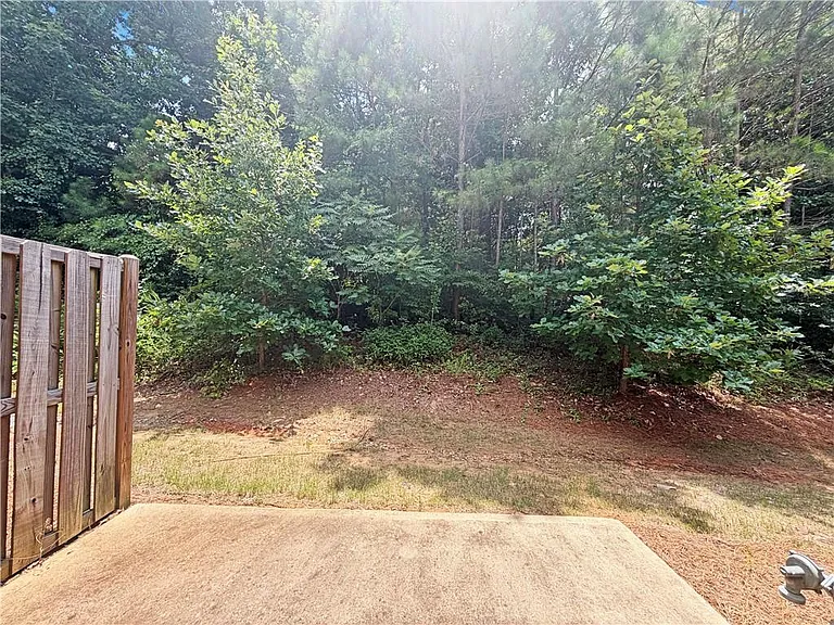 285 Holdings Dr — Photo 23
