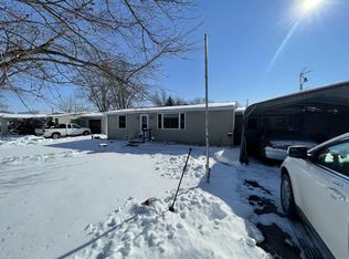 1917 N Fox Farm Rd, Warsaw, IN 46580