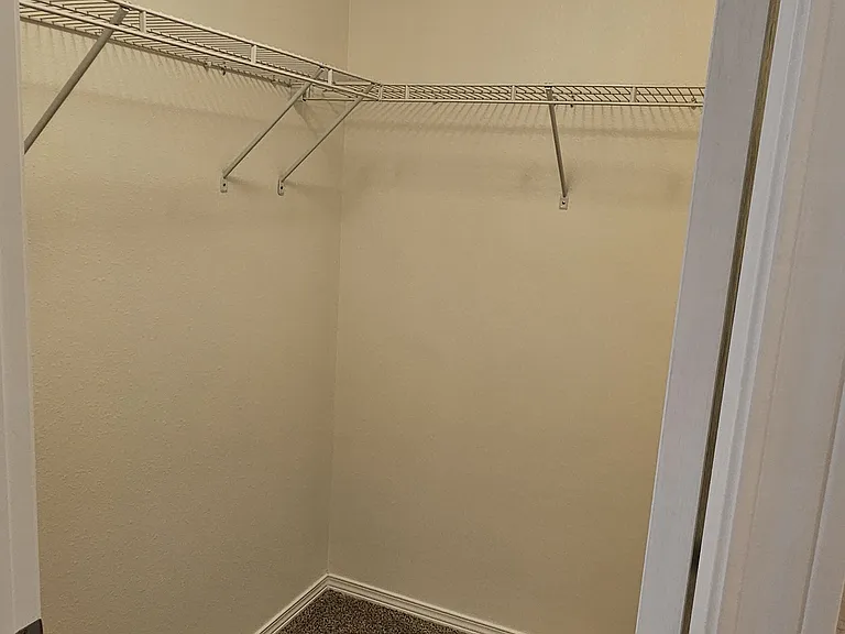 6114 Ochoco Ln — Photo 12