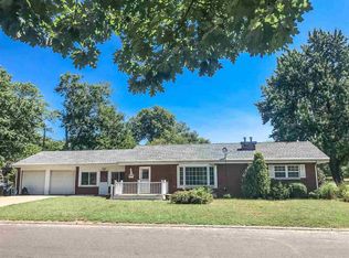 1500 N 13th St, Pekin, IL 61554