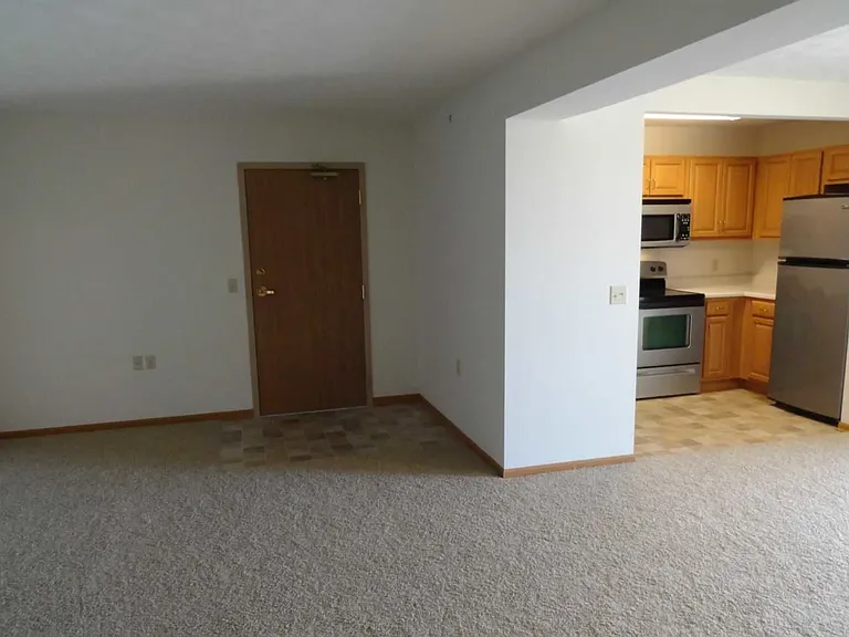 Elkhorn Ridge Apartments — Photo 7