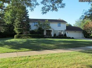 25400 Twickenham Dr, Beachwood, OH