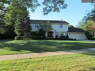 25400 Twickenham Dr photo 1