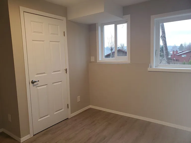 990 Mountain View Rd — Photo 9