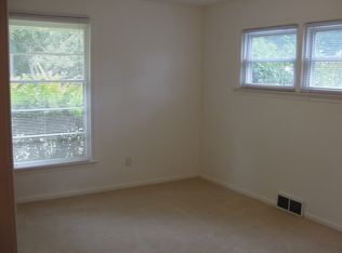 6945 W Dartmoor Rd, West Bloomfield, MI 48322