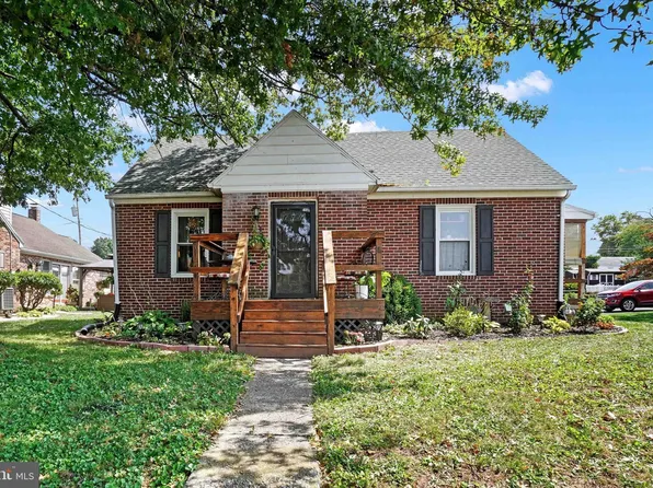 141 S 6th St, Mount Wolf, PA 17347