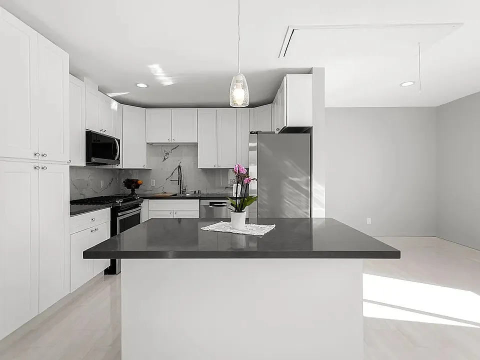 1 bed, 600 sqft, $2,700 — Photo 3