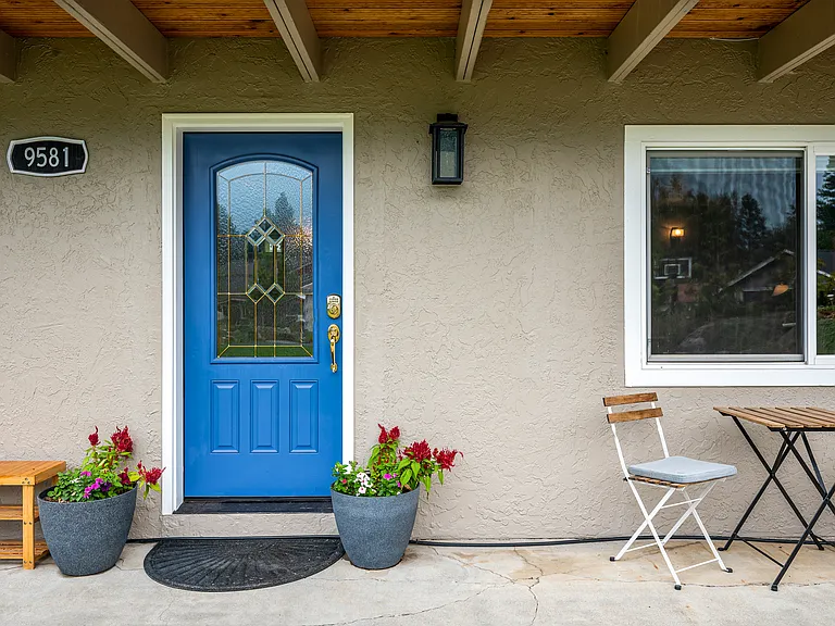 9581 E Leavenworth Rd — Photo 3