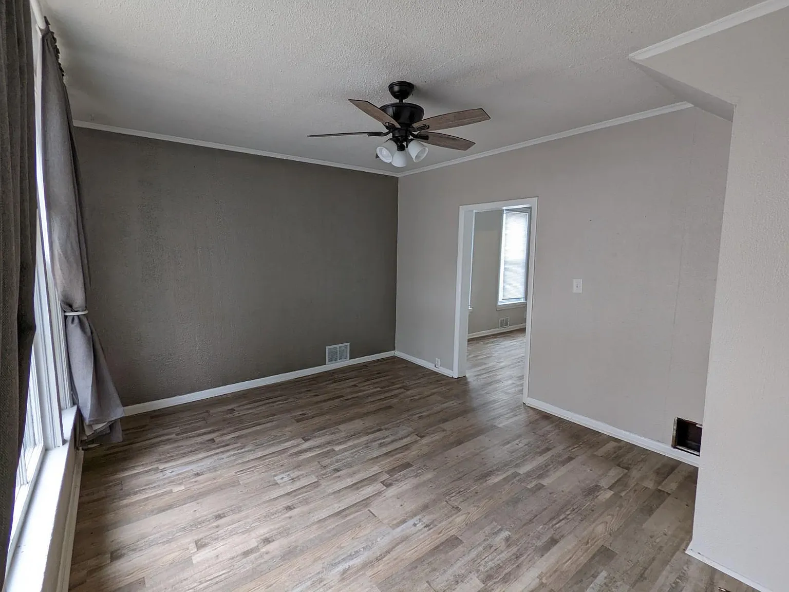 2 bed, 800 sqft, $1,600 — Photo 3