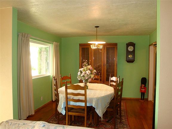 5th image of 6025 Cabrillo Dr