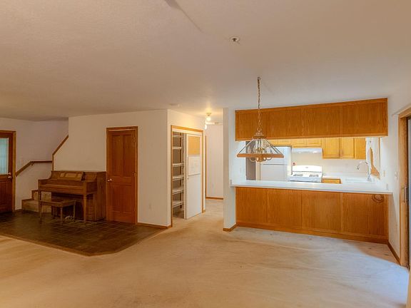 5th image of 13075 Heigen Ct