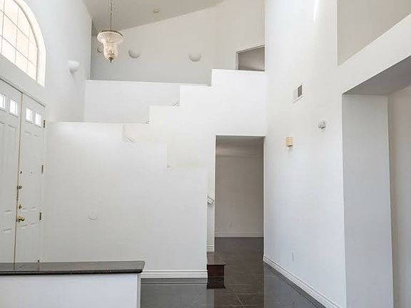 3rd image of 2343 Wilson Ave