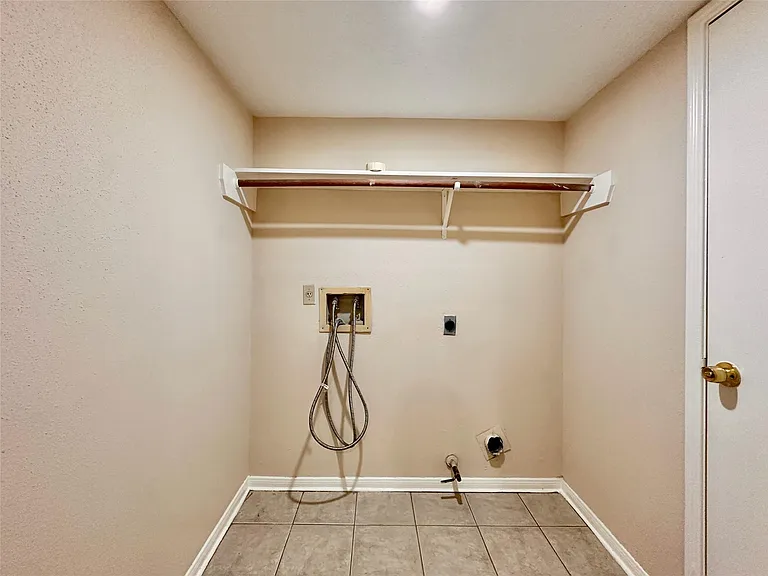 6437 Chatham Island Ln — Photo 29