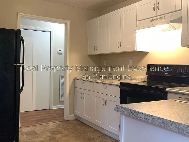 410 Lamont St — Photo 5