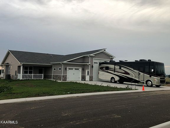 3rd image of 439 Holly Tree Dr