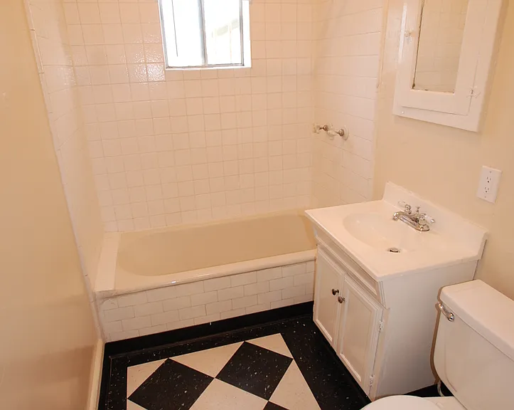 15Th - 2731 W. 15th Apts. — Photo 12