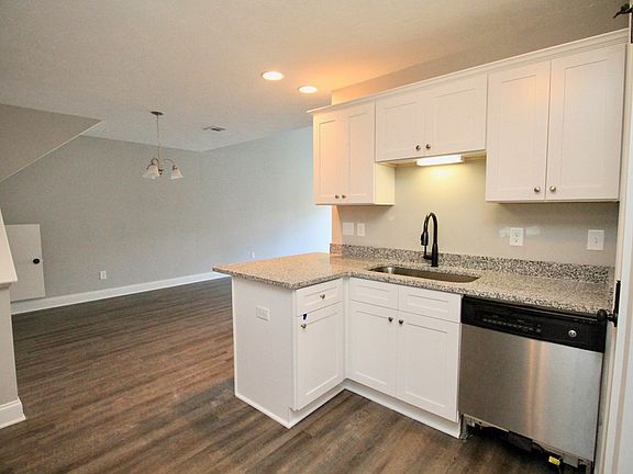 4th image of 628 Vista Dr