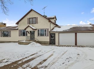 1997 Elon Dr, Harpers Ferry, IA 52146