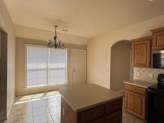 Kitchen / Dining Area